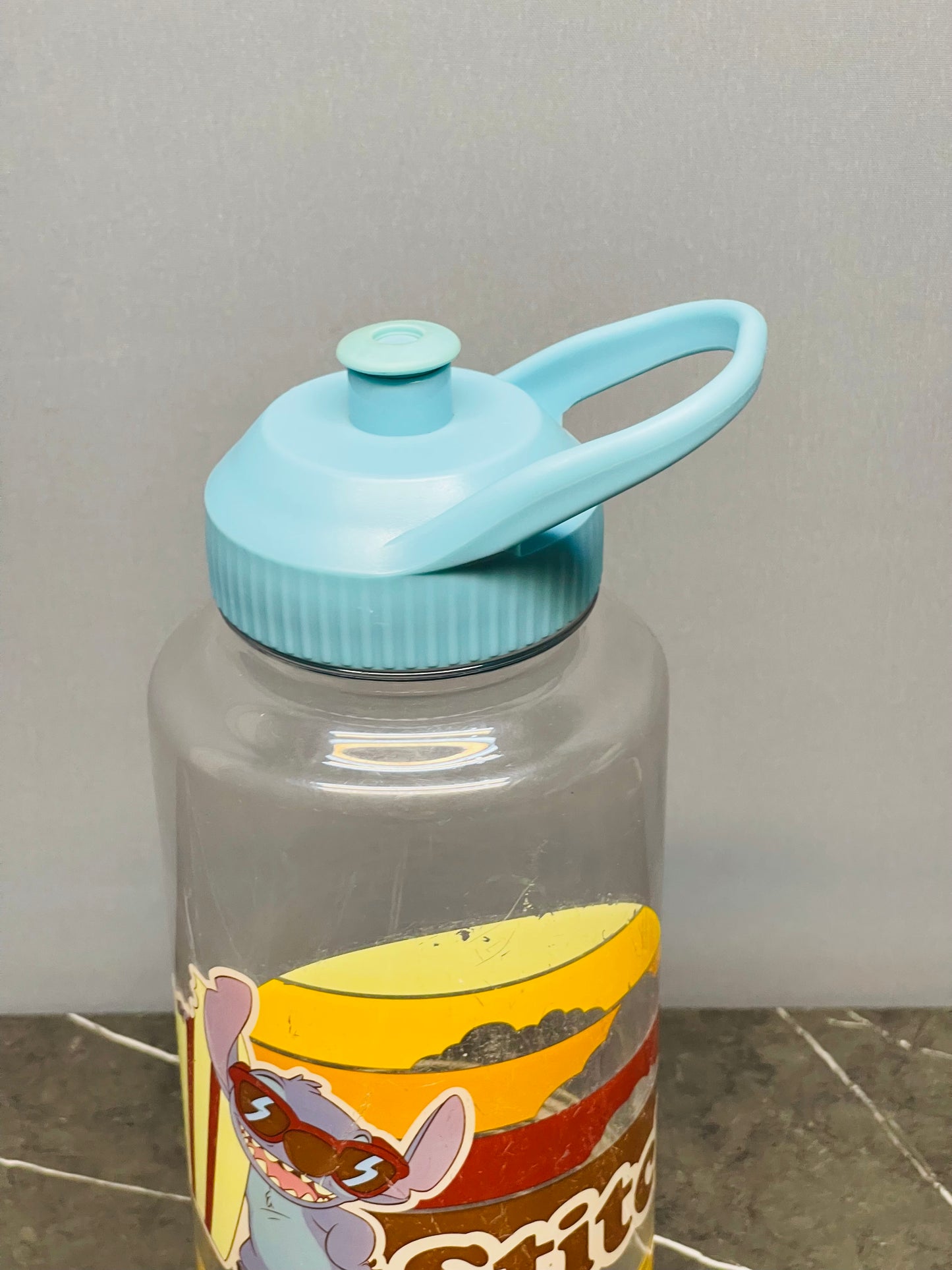 Water bottle 1L (outside8/10, inside 10/10)