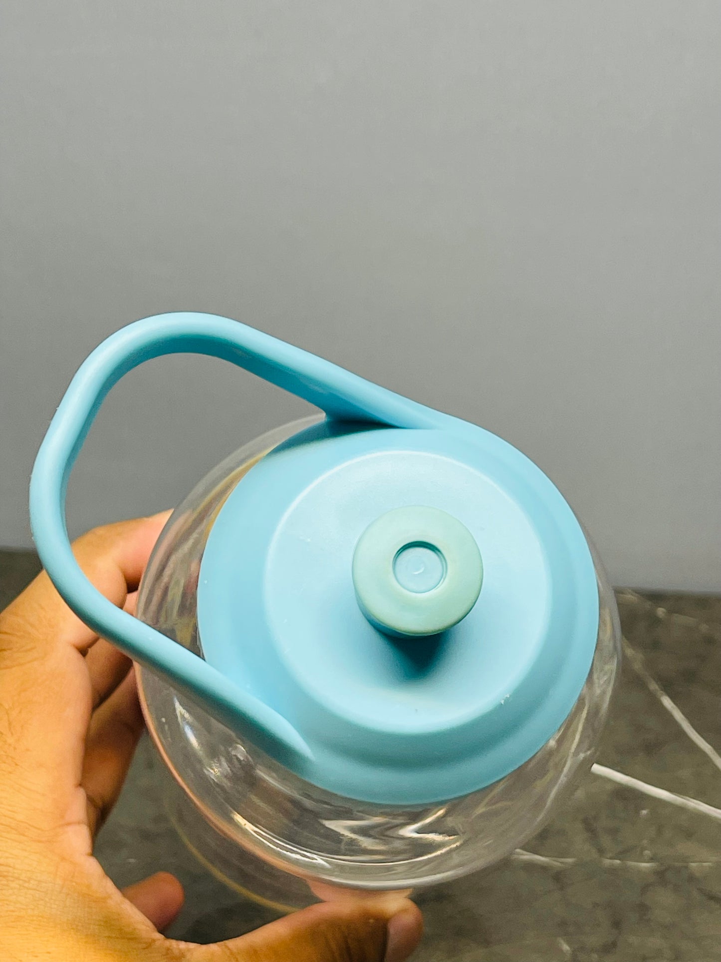Water bottle 1L (outside8/10, inside 10/10)