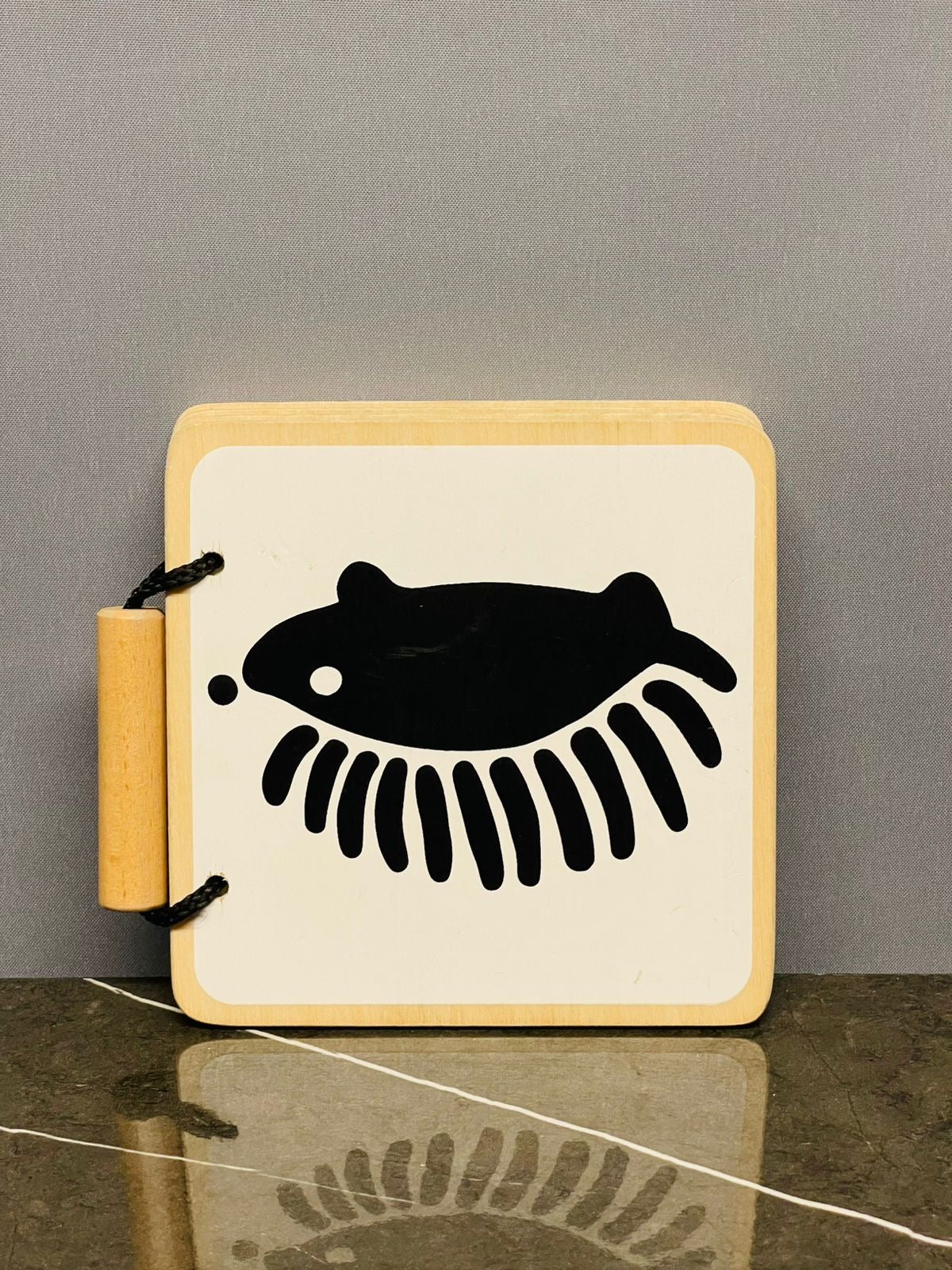 Lovevery The Looker Wooden Book
