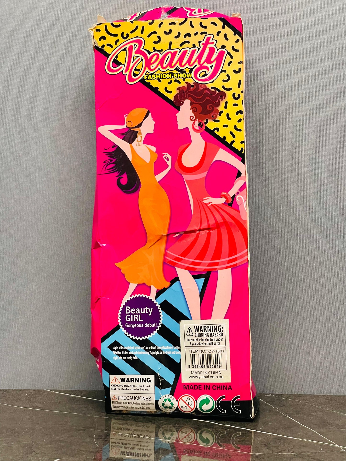 "Beauty Fashion Show" Doll Play set( new)