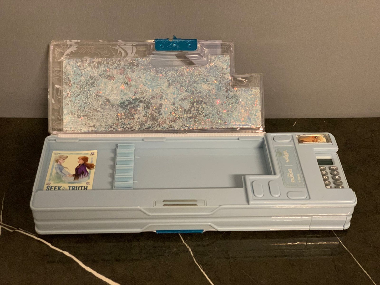 Smiggle Frozen II Pop Out Pencil Case. (9/10 condition)