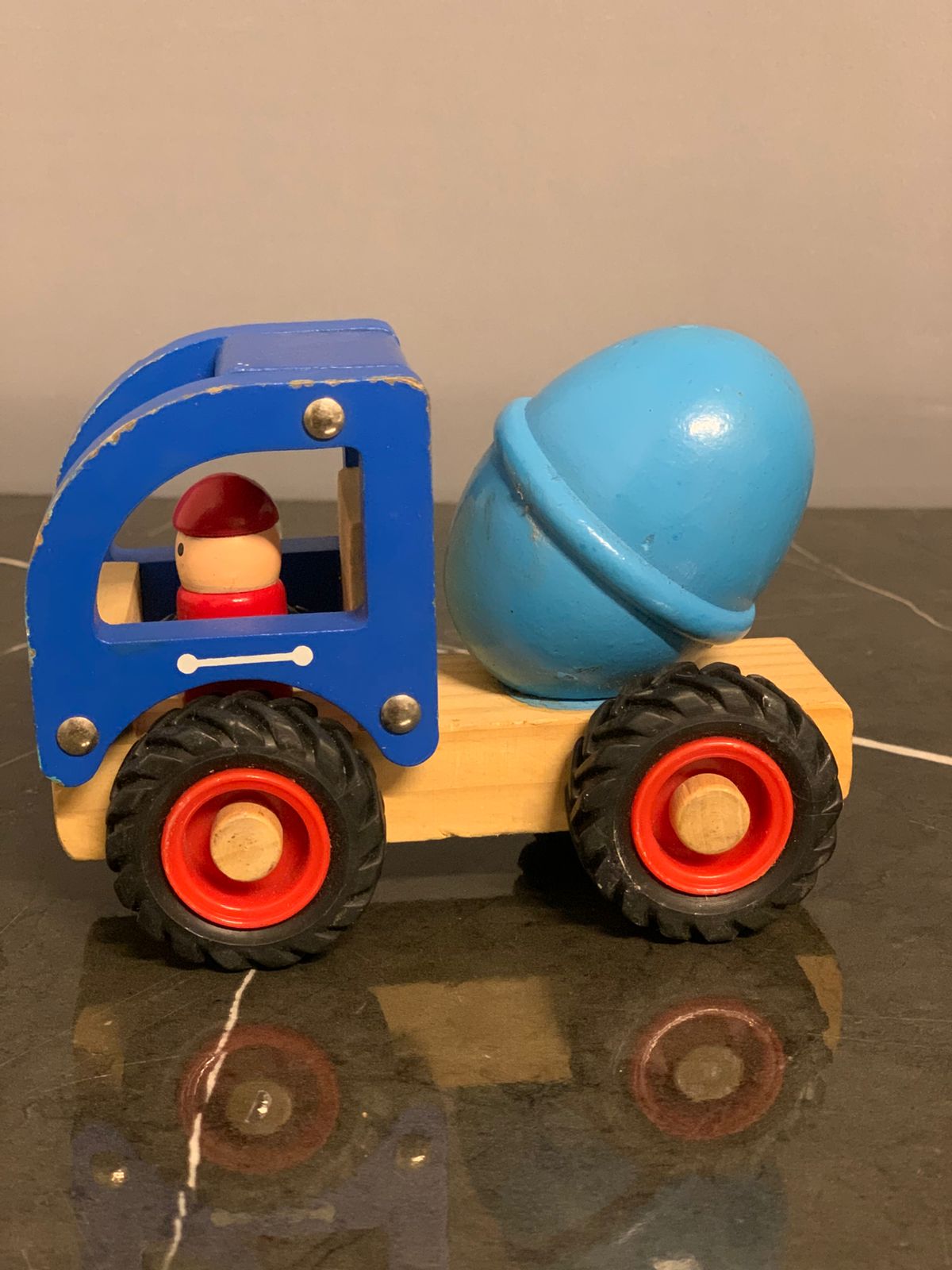 Wooden Concrete Mixer. (Condition 9/10)