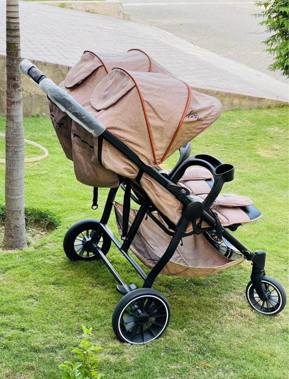 Moni Baby TwinStroller.(Rs 10k advance)