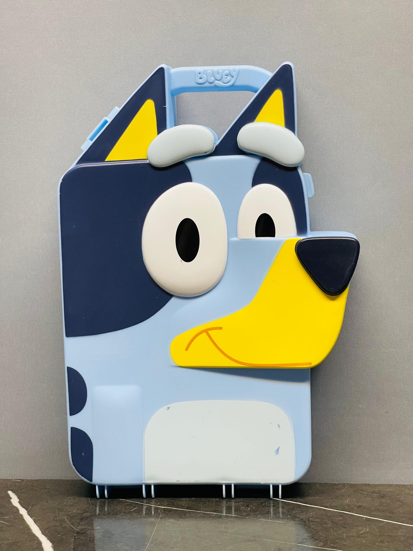 Bluey Play and Go Deluxe Collector Case.