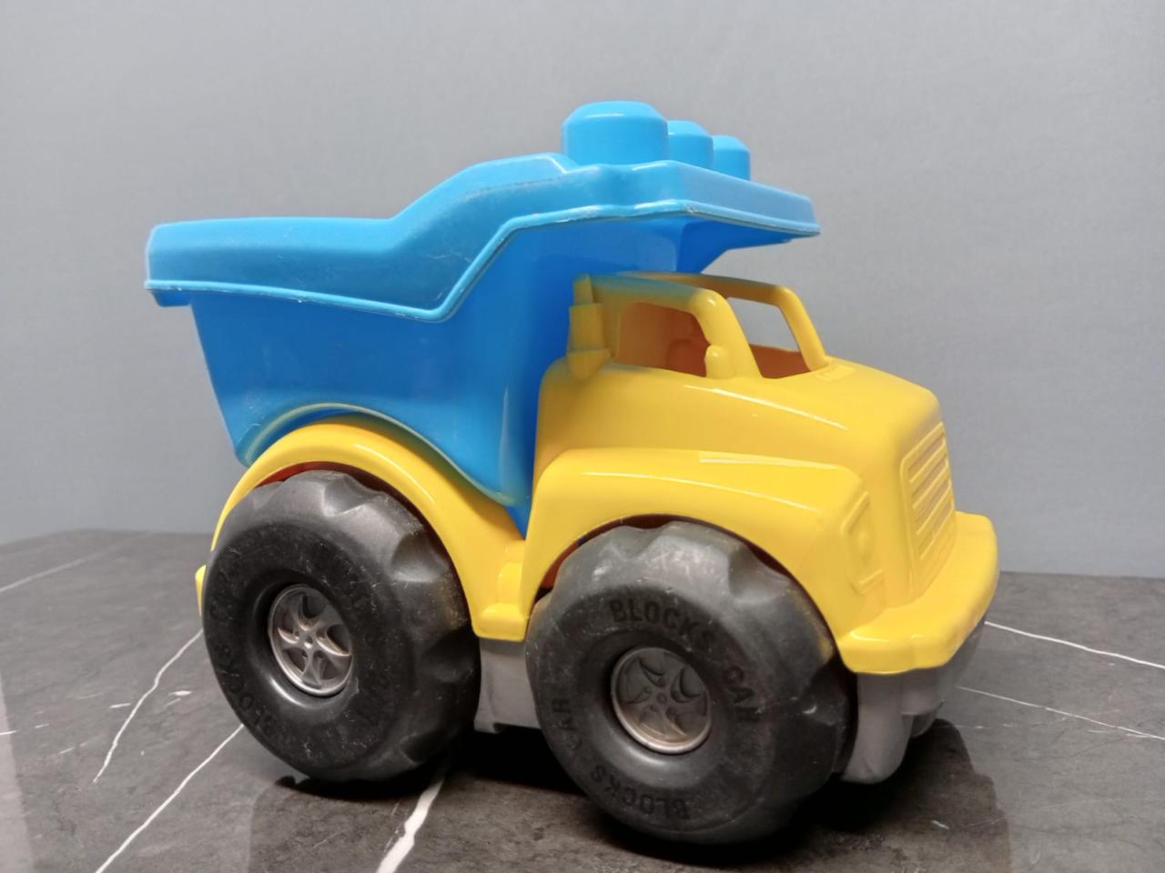 Bambiya Dump Truck Car Toy