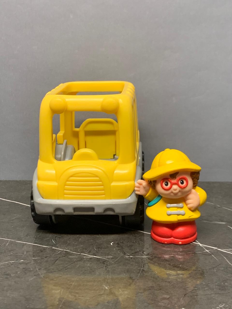 Fisher-Price Little People Big Yellow School Bus.