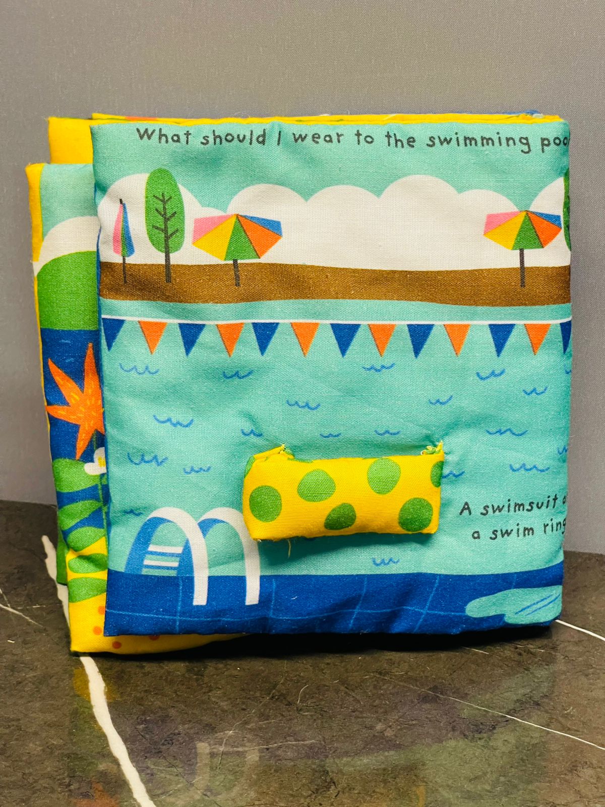 Melissa And Doug Fabric Book - What Should I Wear.