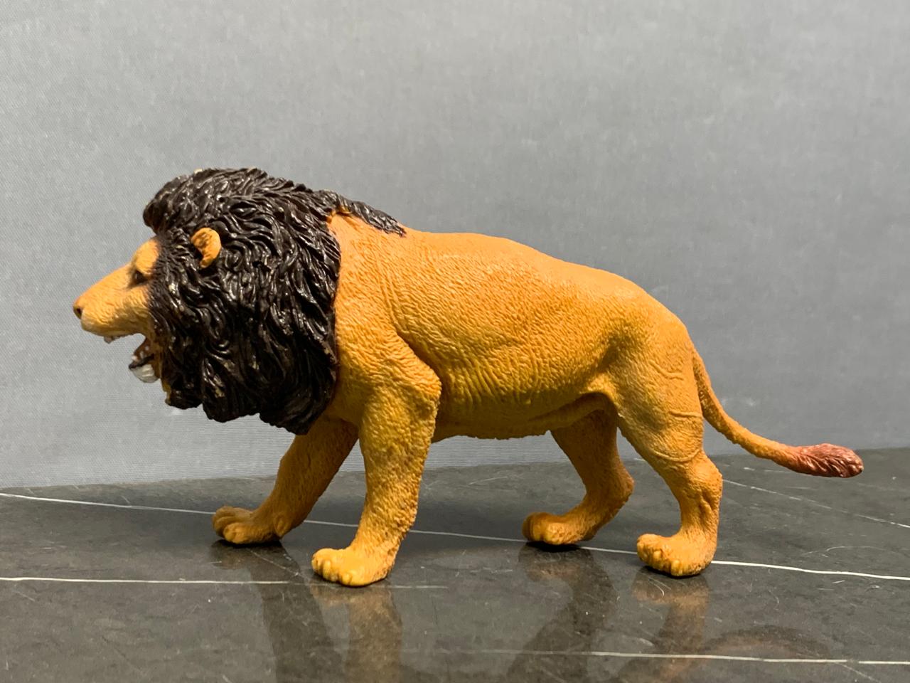 Schleich Wild Life Roaring Lion figurine.