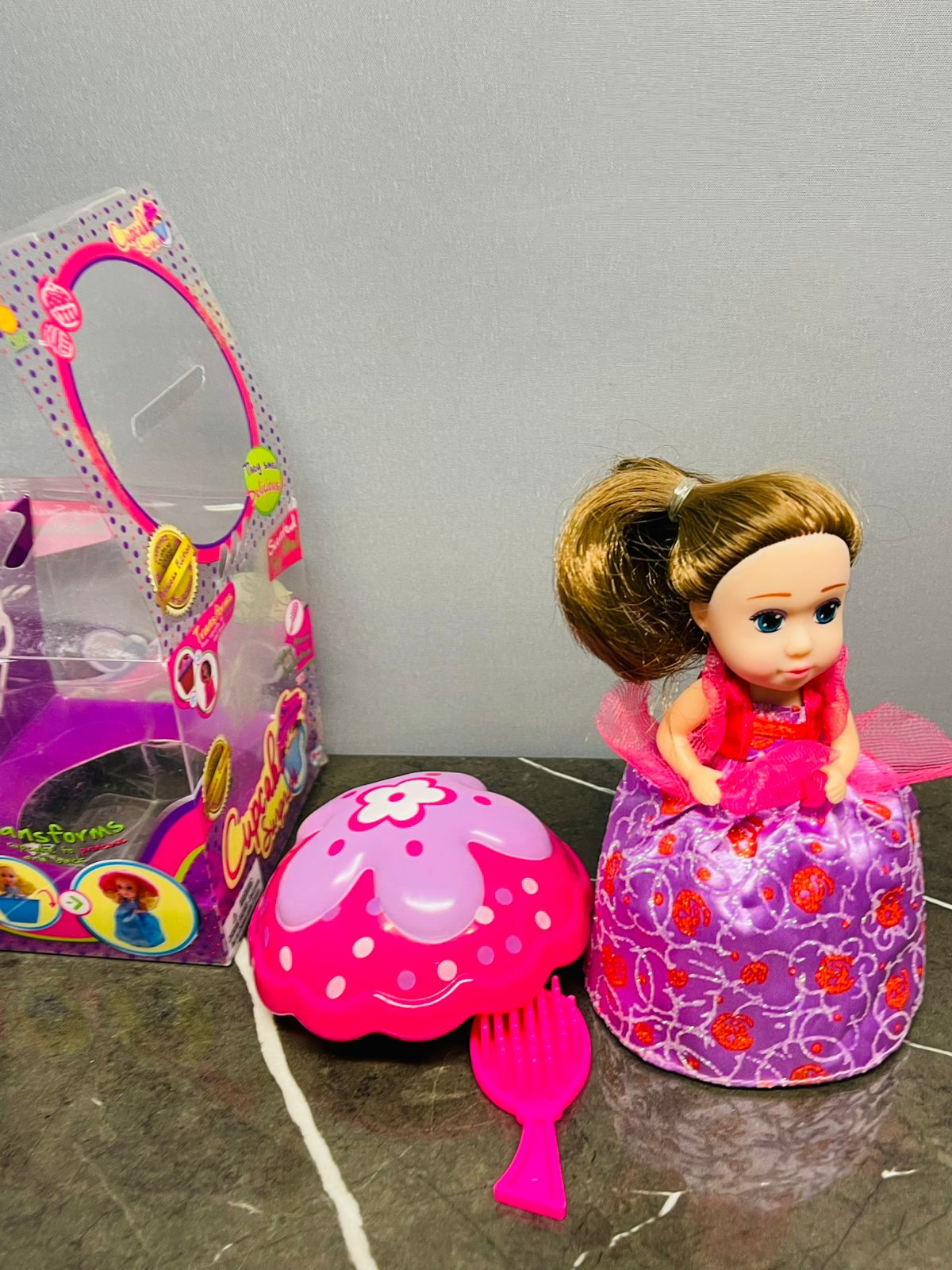 Cupcake Surprise Scented Princess Doll.