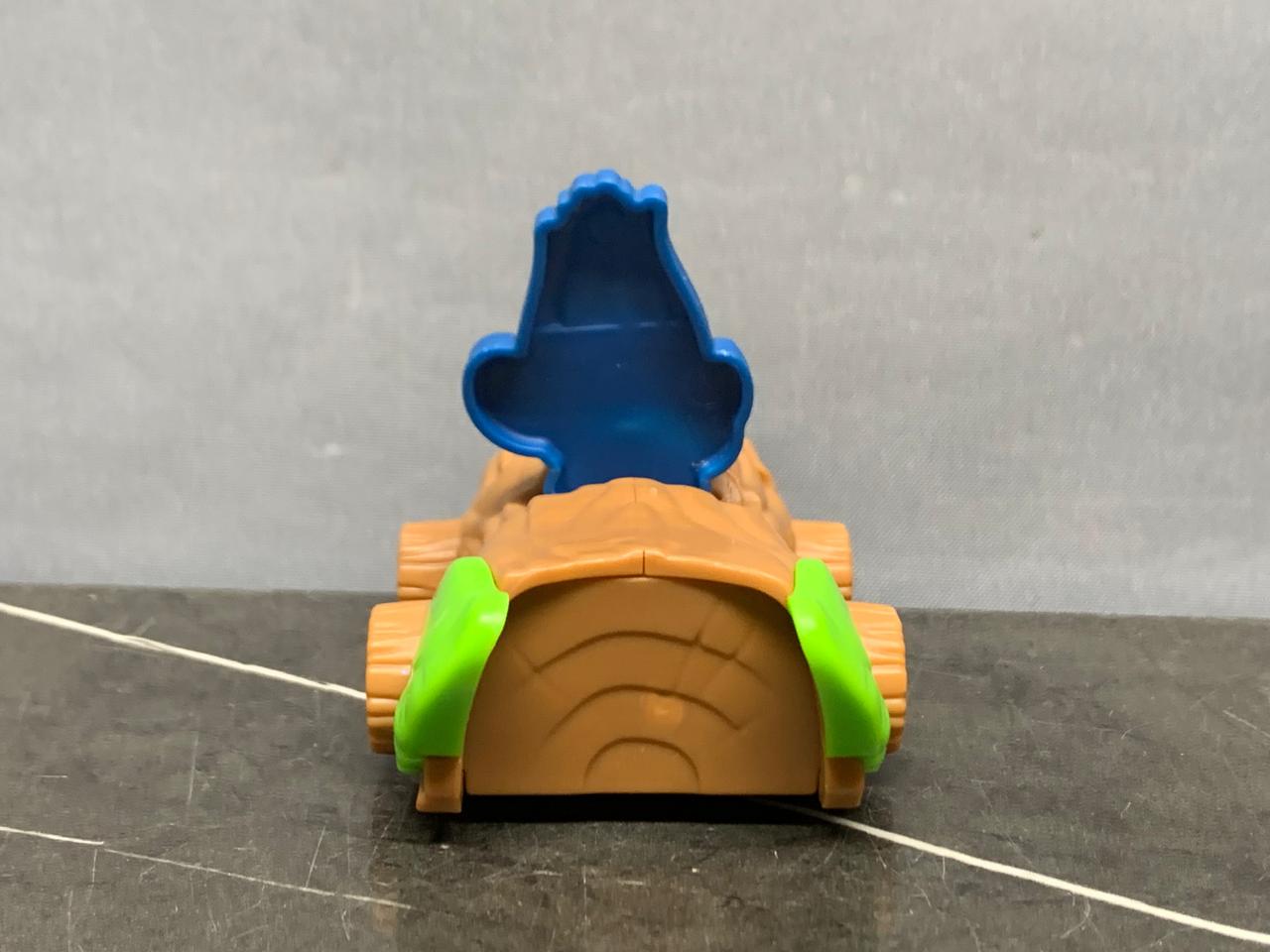 TrollsTopia pull-back car