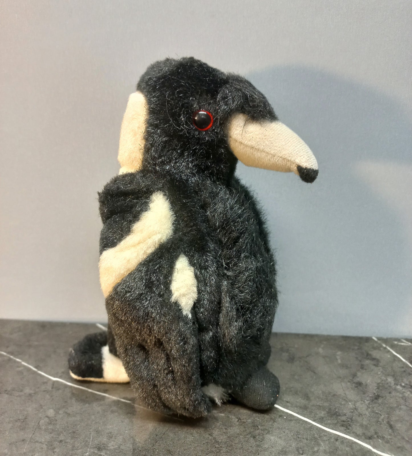 Magpie stuffed toy with sounds