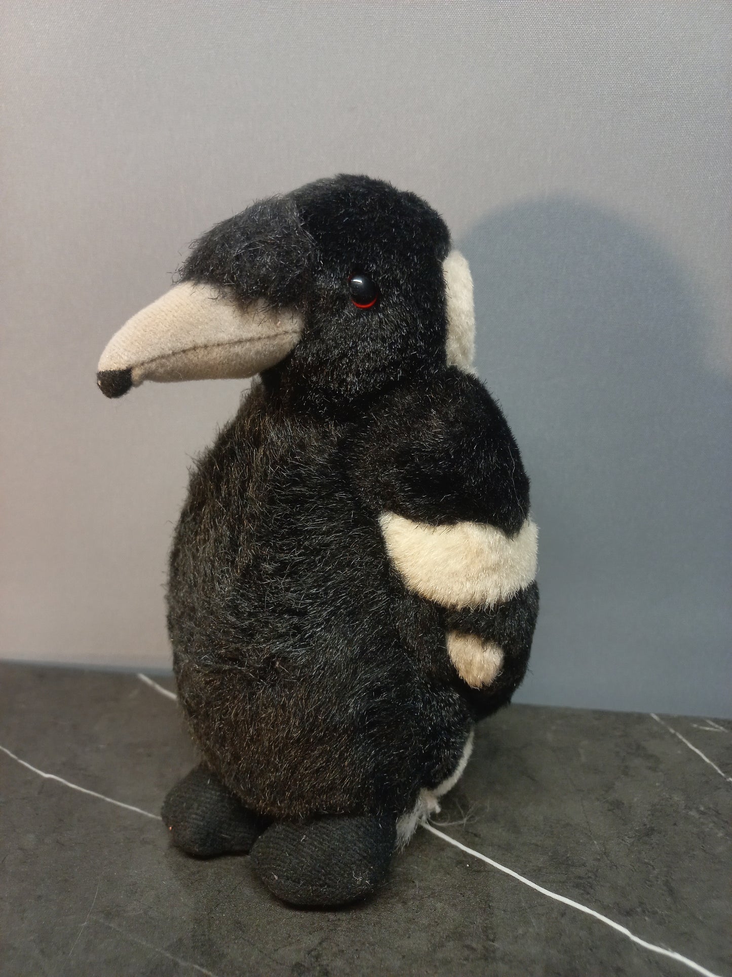 Magpie stuffed toy with sounds