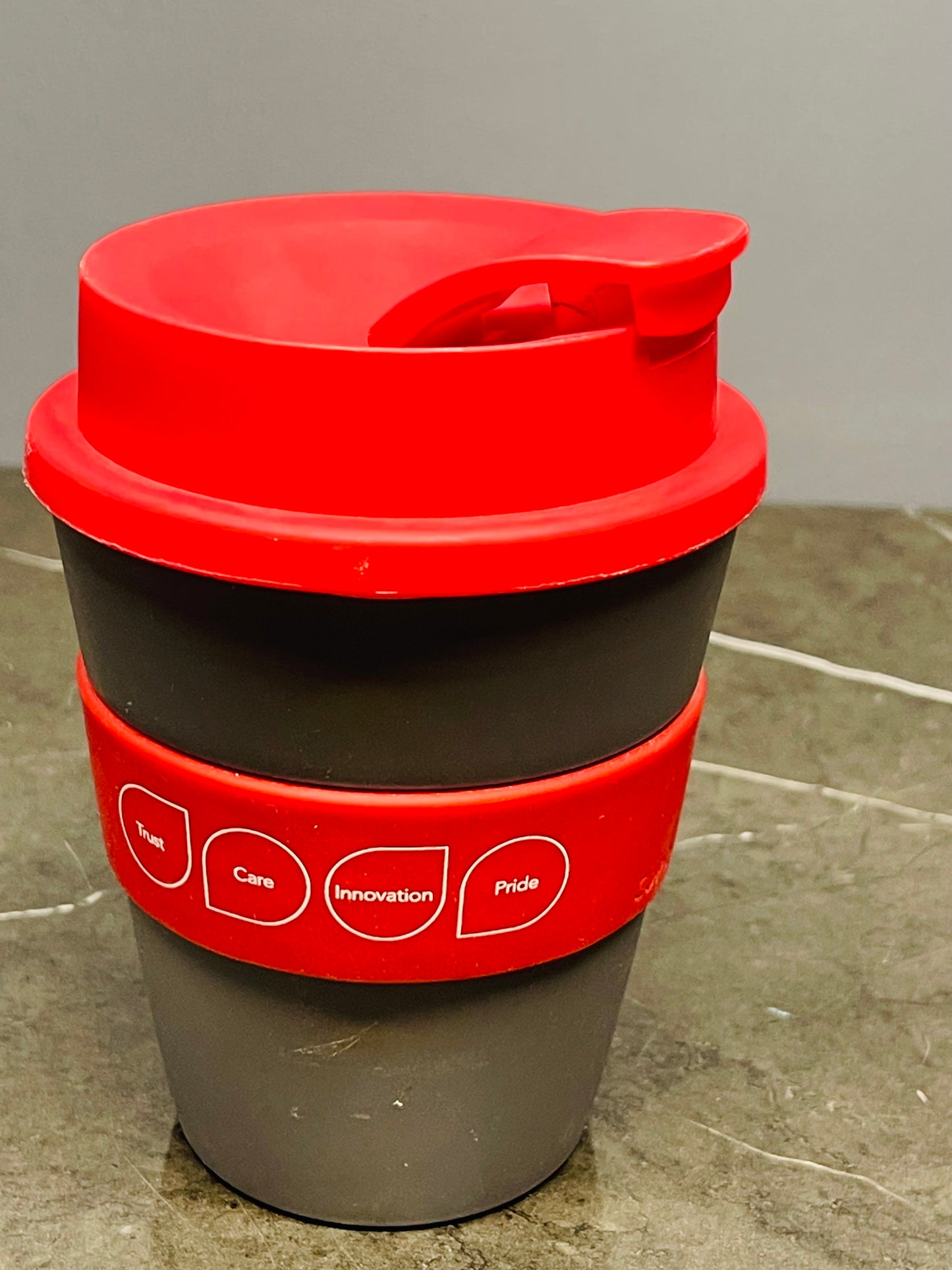 reusable coffee cup with a lid