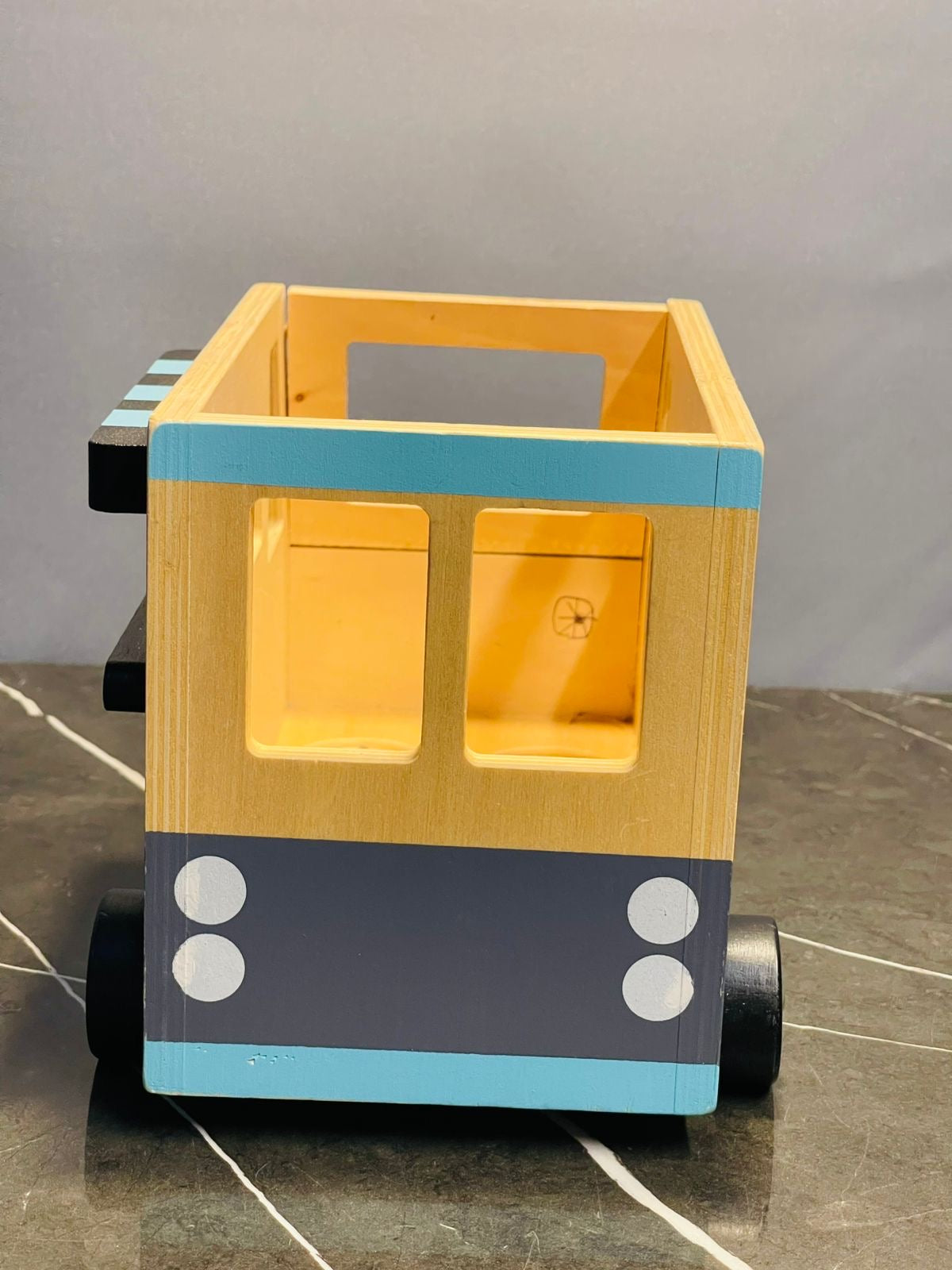 Wooden toy truck(9*7 inches)