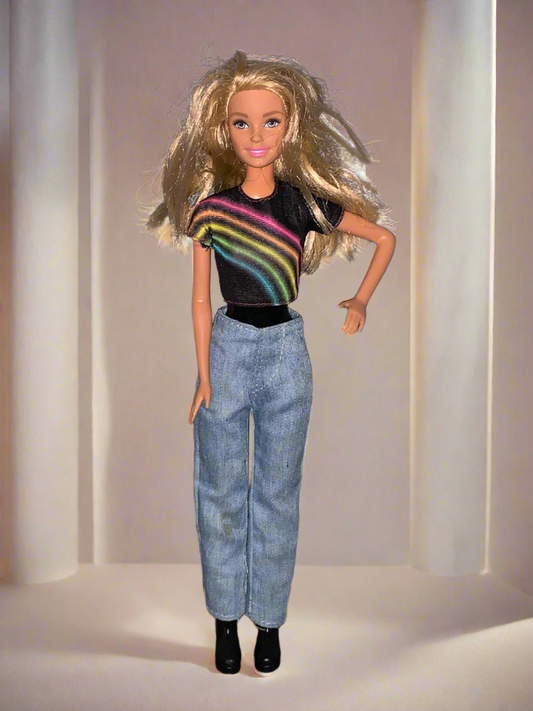 Barbie Fashionistas Doll. SKU:BXL-011