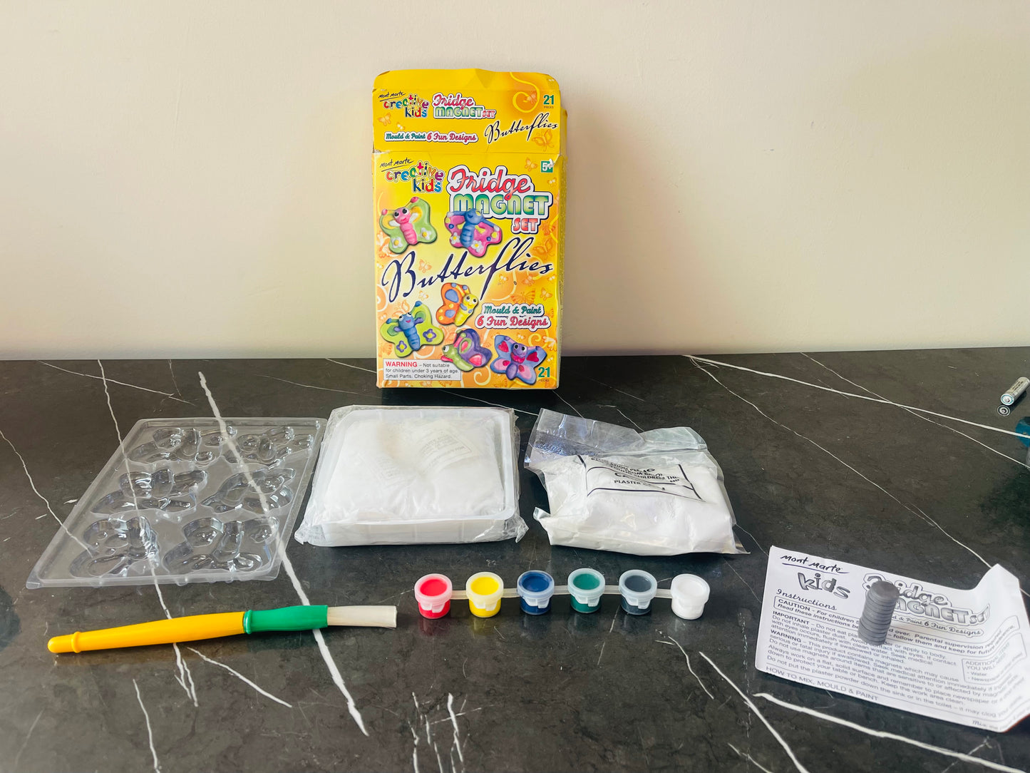 Mont Marte Creative Kids Fridge Magnet Set. Butterflies Mould & Paint. SKU:BXL-044