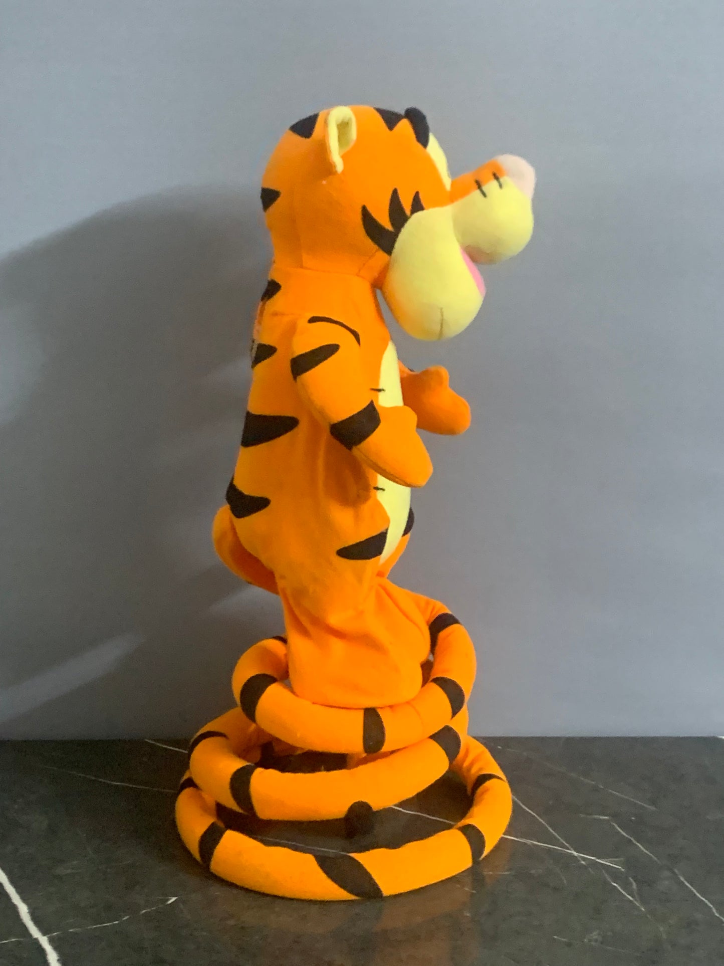 Disney Turbo Tail Bouncing Tigger SKU:BXL-069 (batteries’ cover missing)