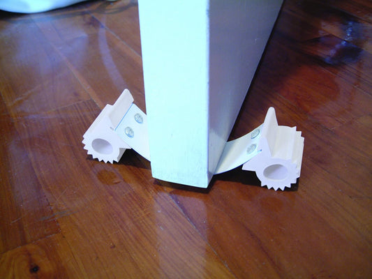 Dreambaby Door Gripper.