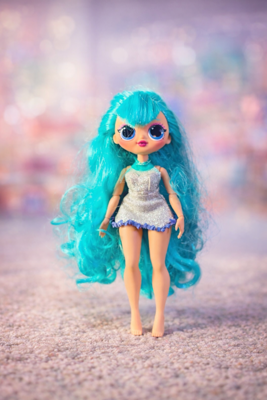 L.O.L. Surprise! O.M.G. Winter Disco Cosmic Nova Fashion Doll. SKU:BXL-098