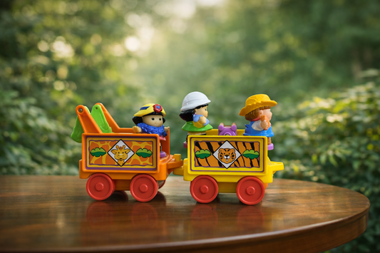 Fisher-Price Little People Zoo Train With 3 Figurines. (One part missing) SKU:BXL-054
