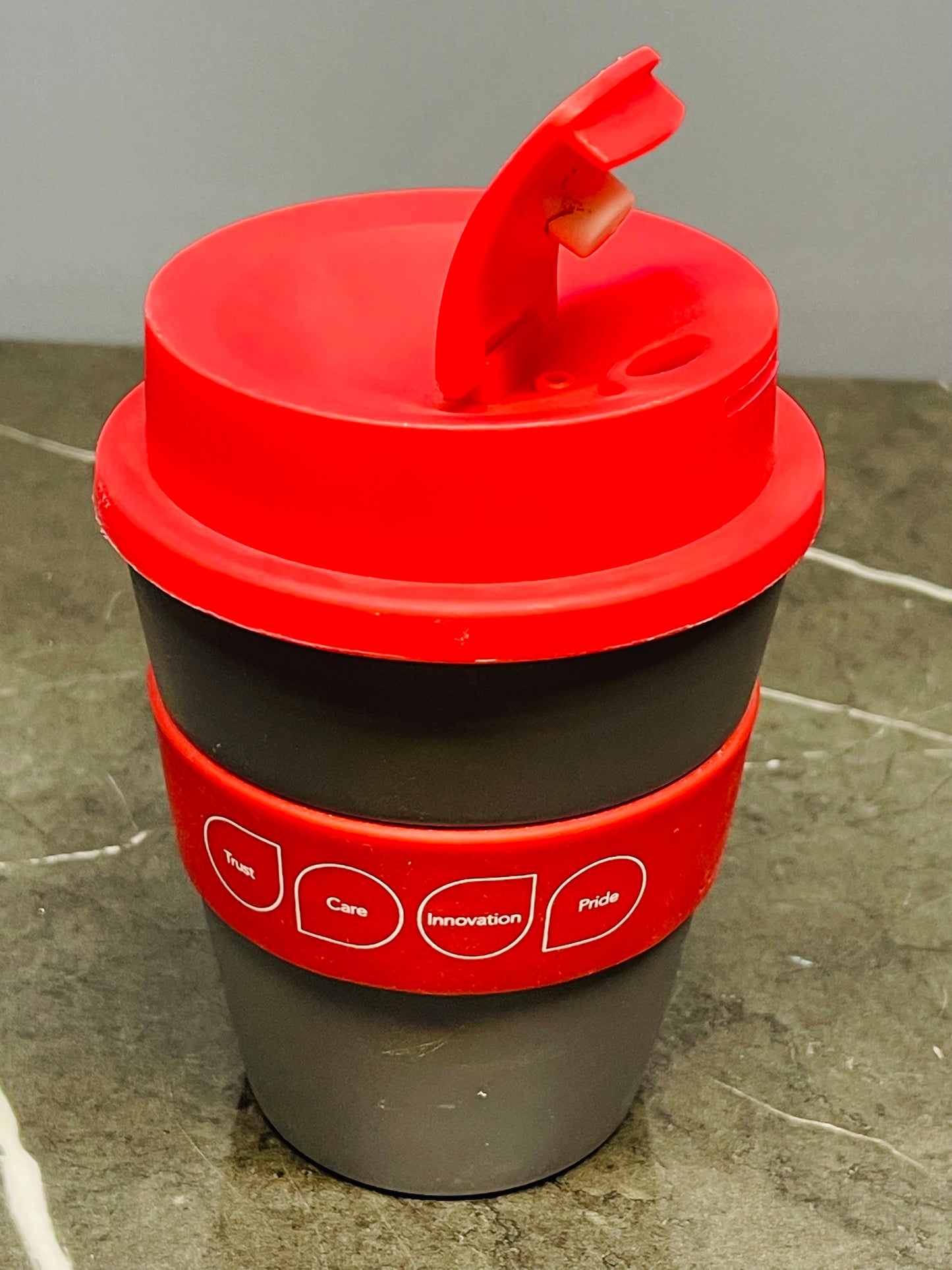 reusable coffee cup with a lid