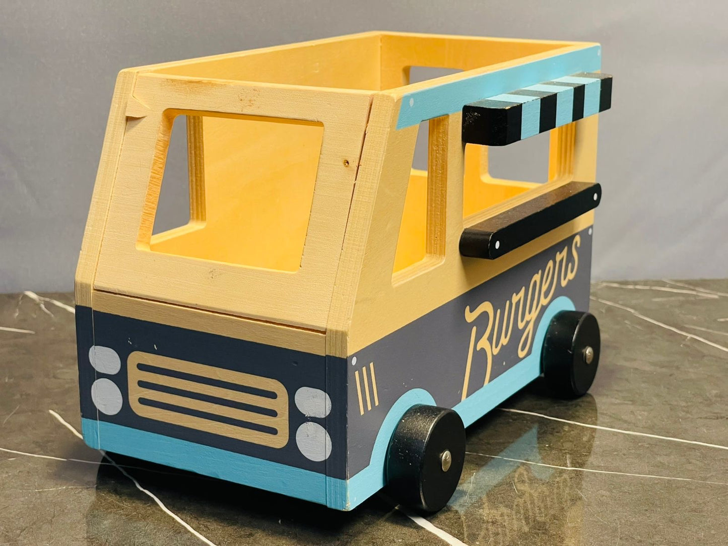 Wooden toy truck(9*7 inches)