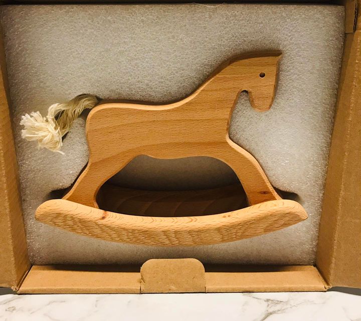 Wooden rocking horse toy/decoration piece 
New 
15324

A