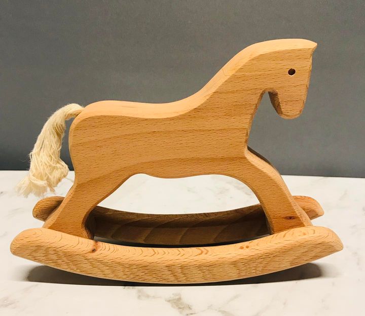 Wooden rocking horse toy/decoration piece 
New 
15324

A