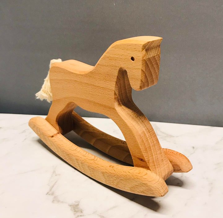 Wooden rocking horse toy/decoration piece 
New 
15324

A