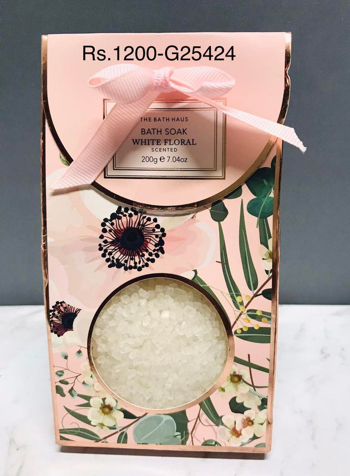 BATH SOAK
WHITE FLORAL
SCENTED
200g