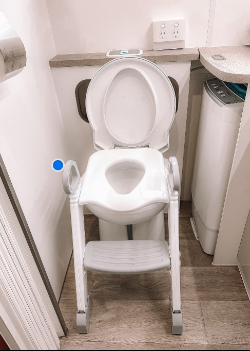 BabyDan Toilet Trainer with Step. SKU:BXL-804