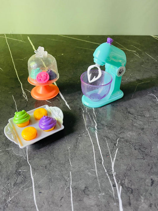 Disney ily 4ever Baking Accessory Set.