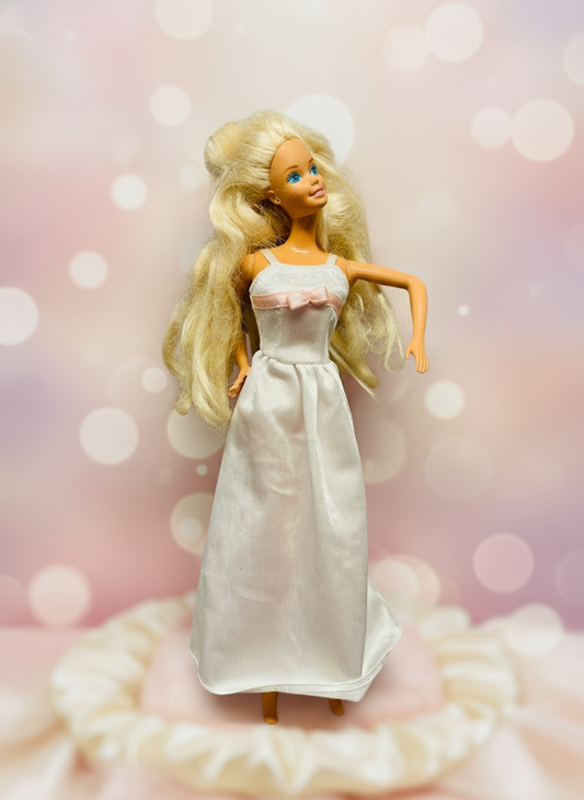 Classic Blonde Fashion Doll. SKU:BXL-004