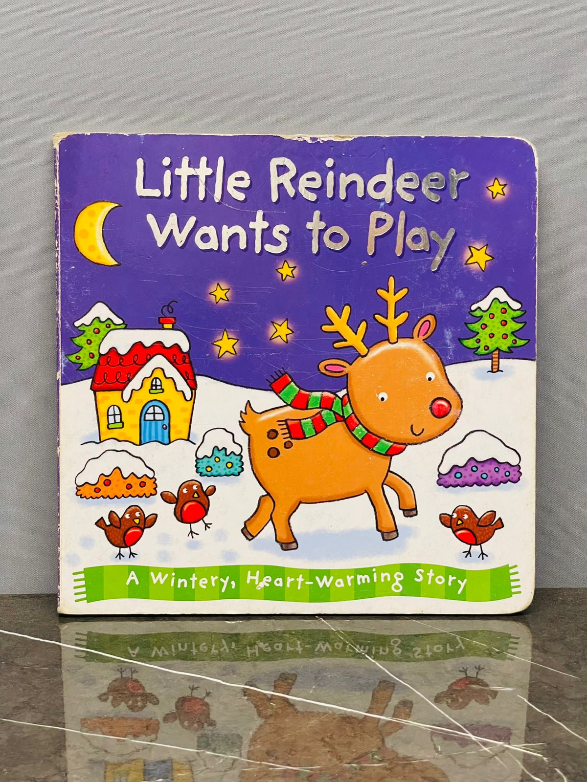 Little Reindeer Wants to Play - Board book.