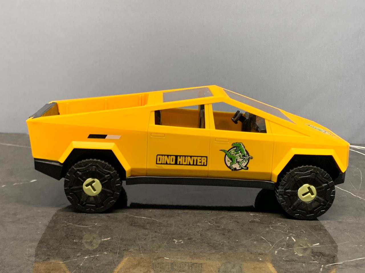 Dino Hunter - Futuristic Off-Road Truck Toy