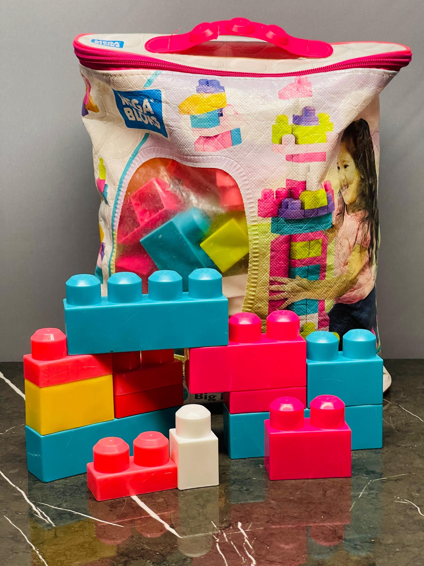 Fisher-Price Mega Blocks 80-Piece First Builders Building Bag Playset. (500 advance)