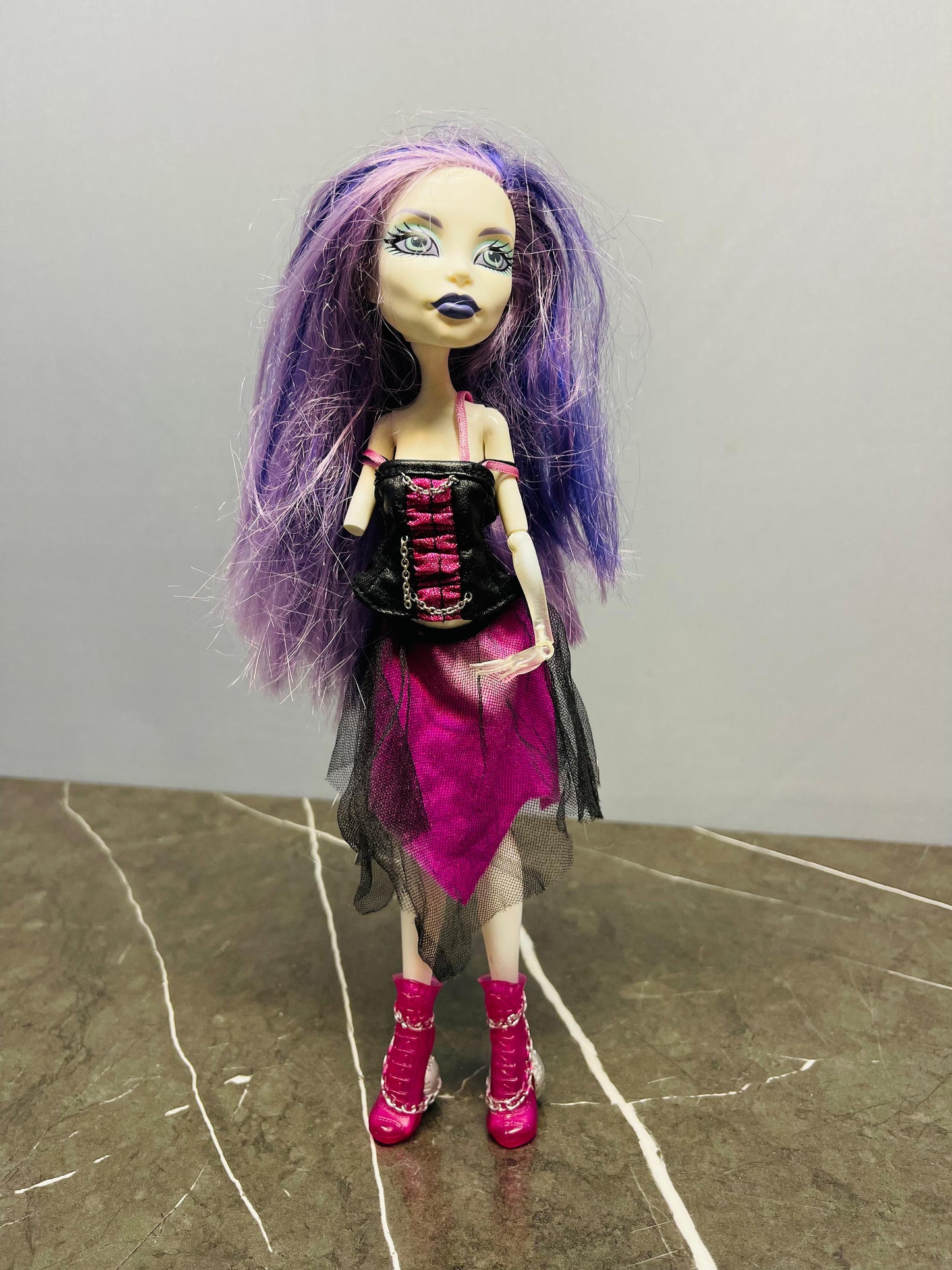 Monster High Spectra Vondergeist Doll (One arm broken)