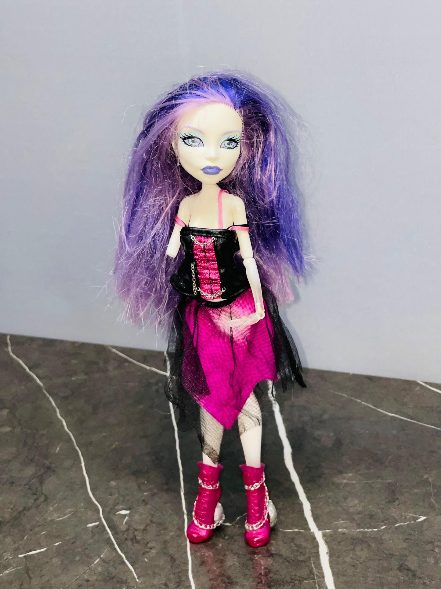 Monster High Spectra Vondergeist Doll (One arm broken)