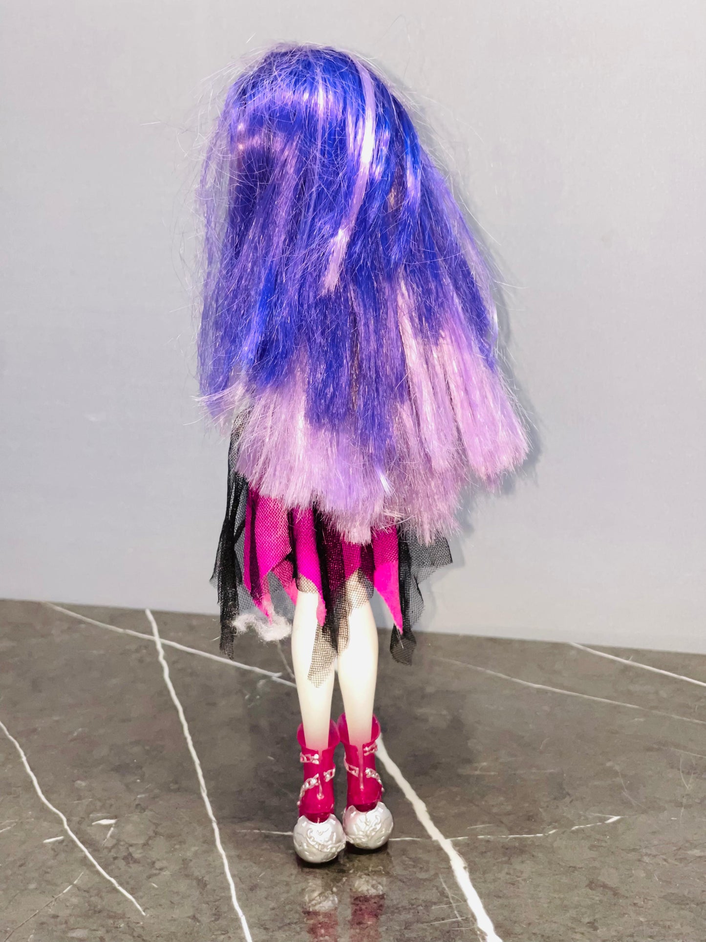 Monster High Spectra Vondergeist Doll (One arm broken)