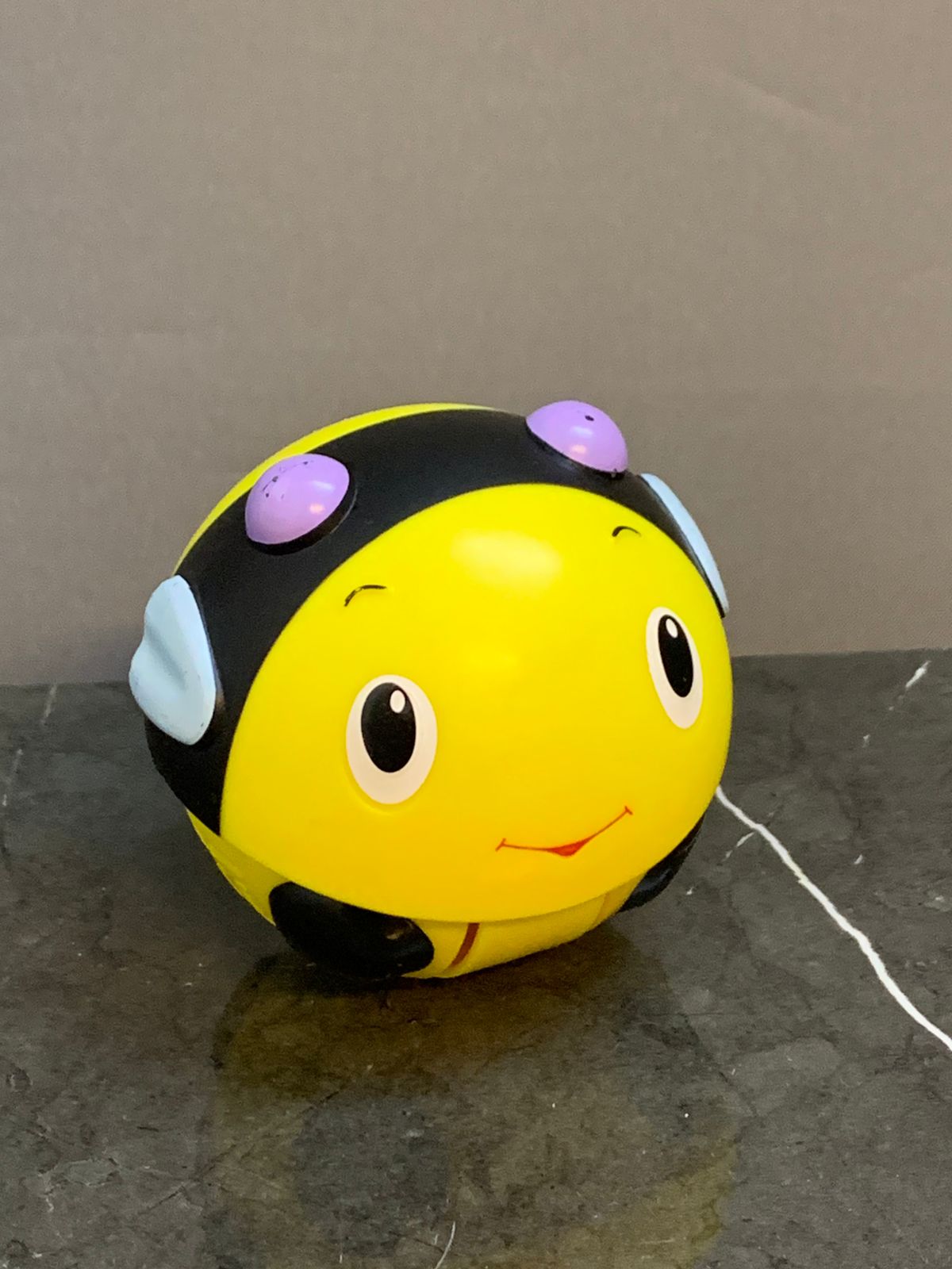 Bright Starts Having A Ball Giggables Bee. (Sounds not working)