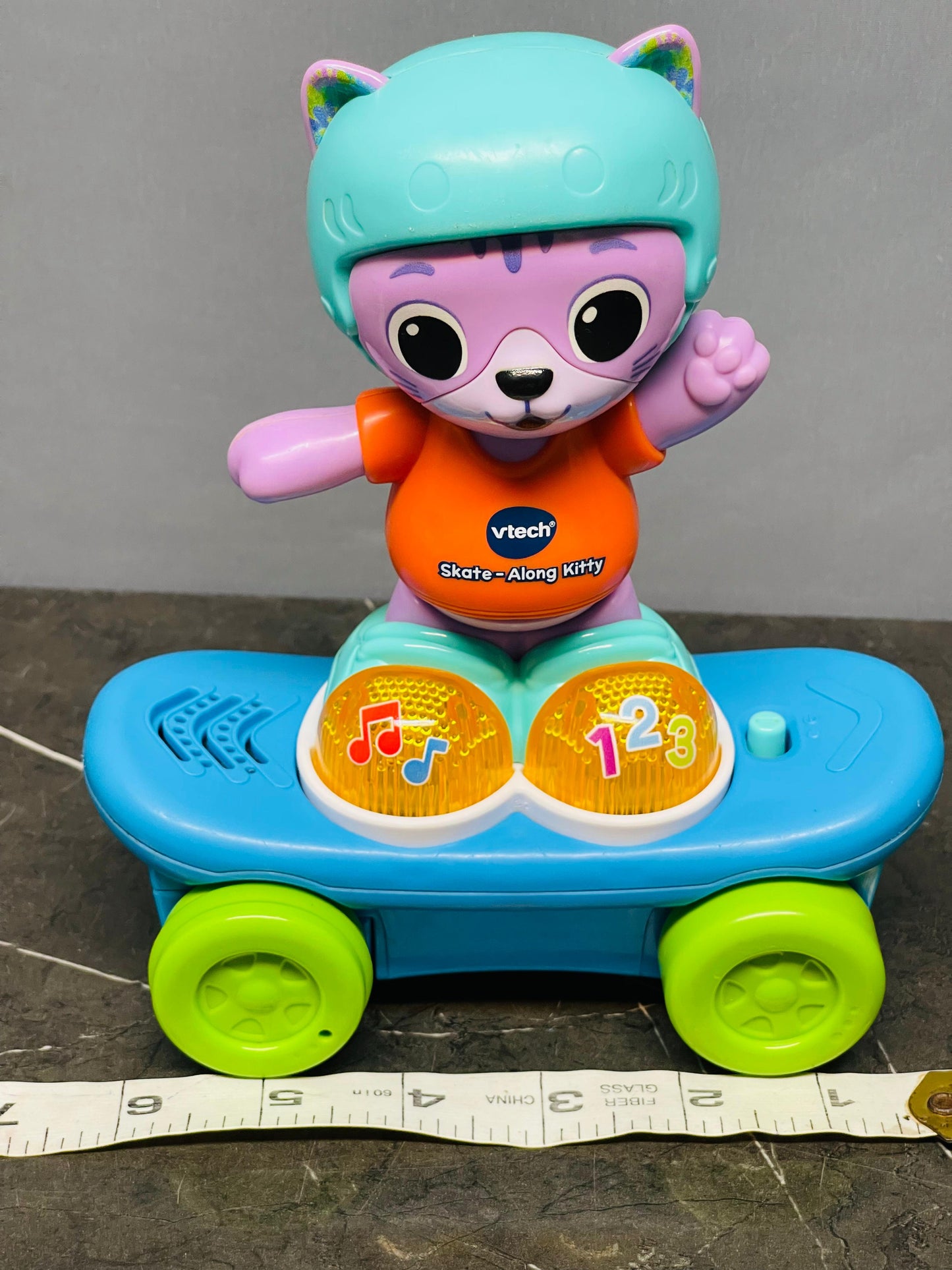 VTech Skate-Along Kitty. SKU:BXL-052