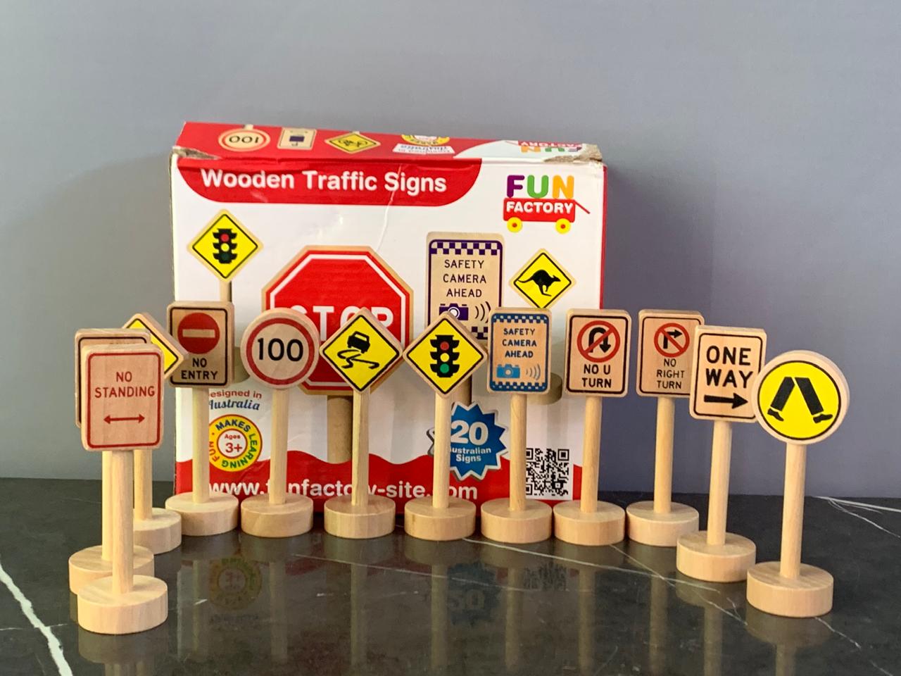 Fun Factory Wooden Traffic Signs. (14 pieces) SKU:BXL-059