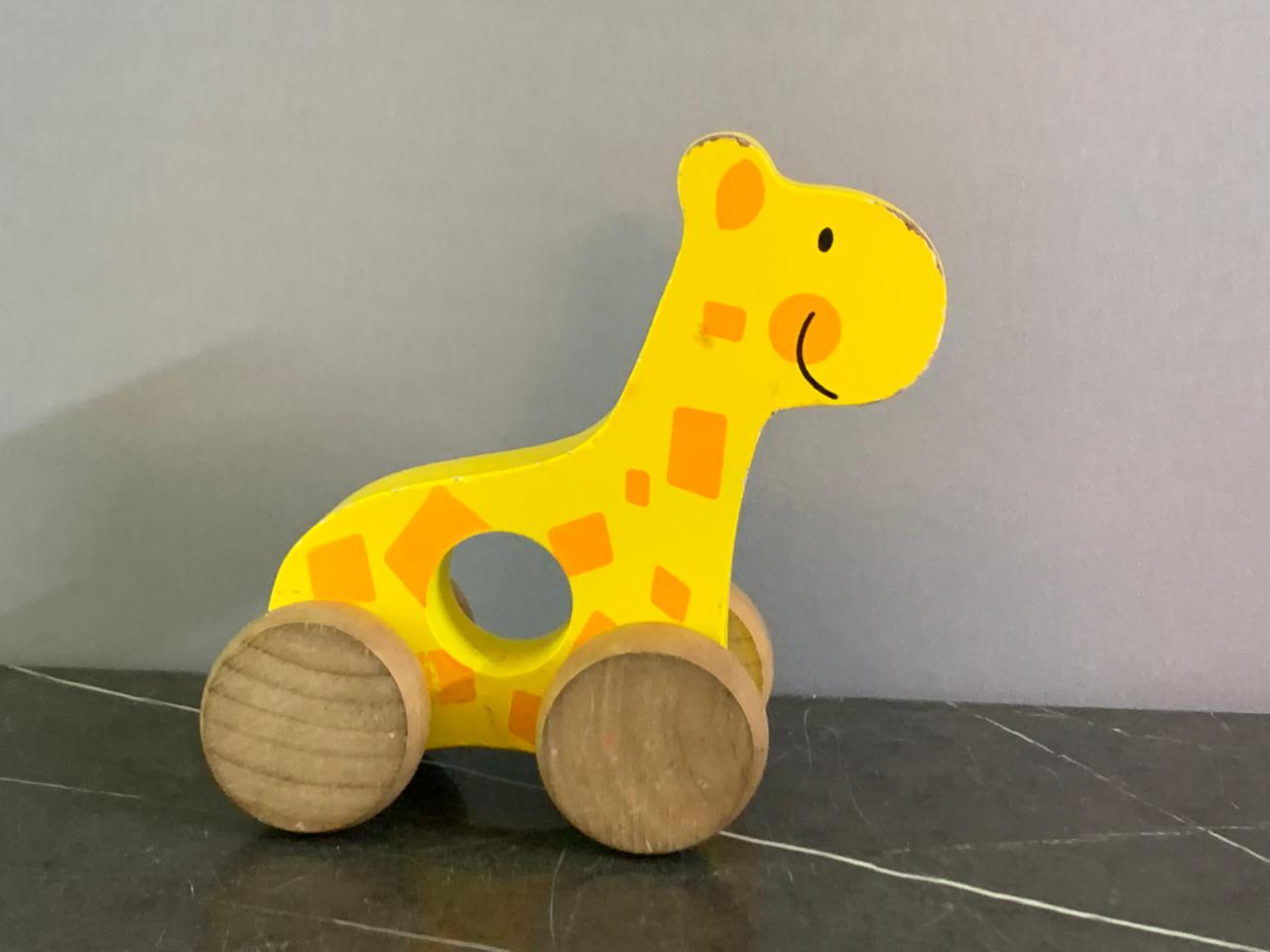 Wooden Pull-Along Giraffe Toy. SKU:BXL-021