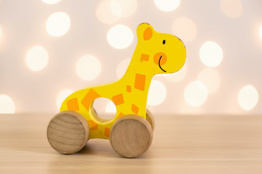 Wooden Pull-Along Giraffe Toy. SKU:BXL-021