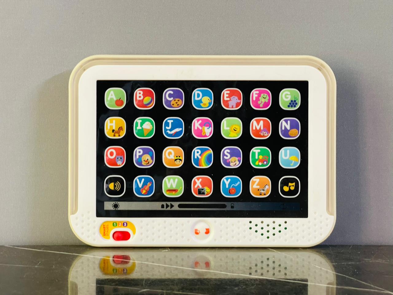 Fisher-Price Laugh & Learn Smart Stages Tablet. SKU:BXL-042