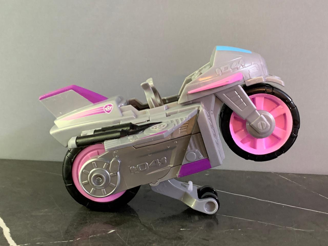 PAW Patrol, Moto Pups Skye’s Deluxe Pull Back Motorcycle Vehicle.