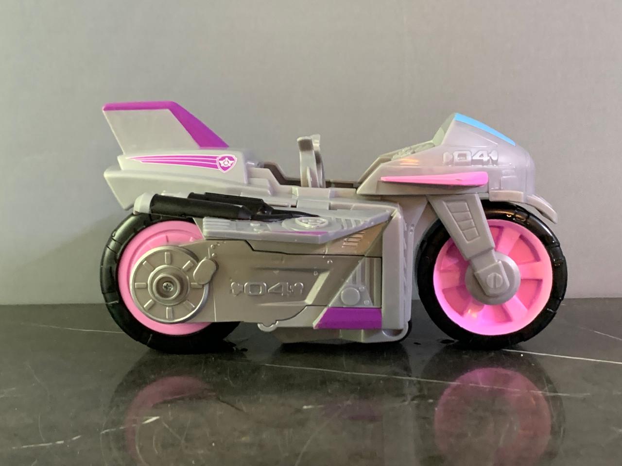 PAW Patrol, Moto Pups Skye’s Deluxe Pull Back Motorcycle Vehicle.