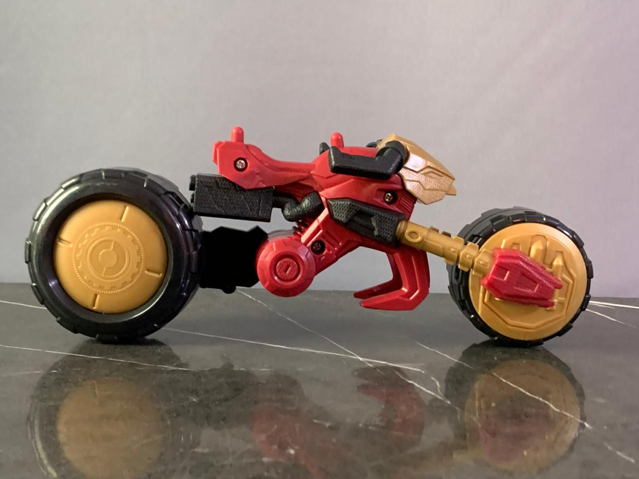 Hasbro Marvel Super Hero Bend & Flex Iron Man Flex Rider Motorcycle.
