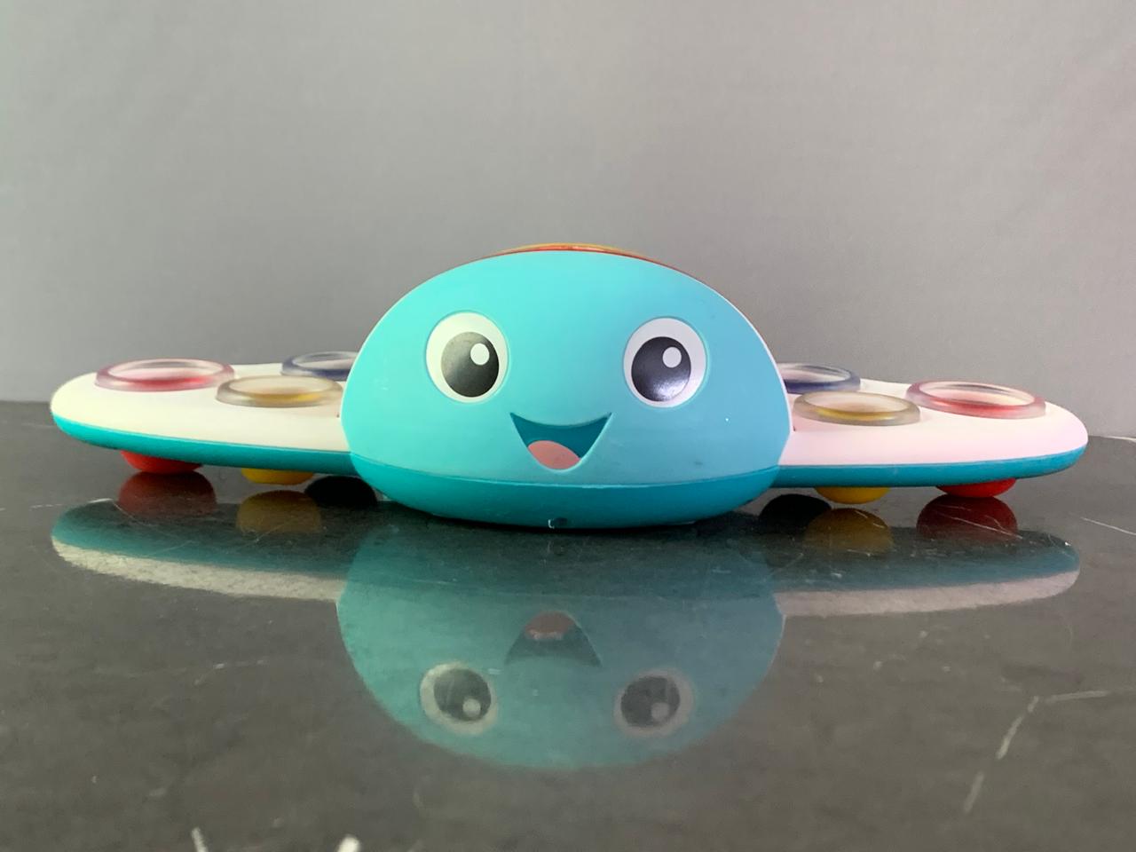 Baby Einstein Ocean Explorers Pop & Explore Stingray Popper Toy.