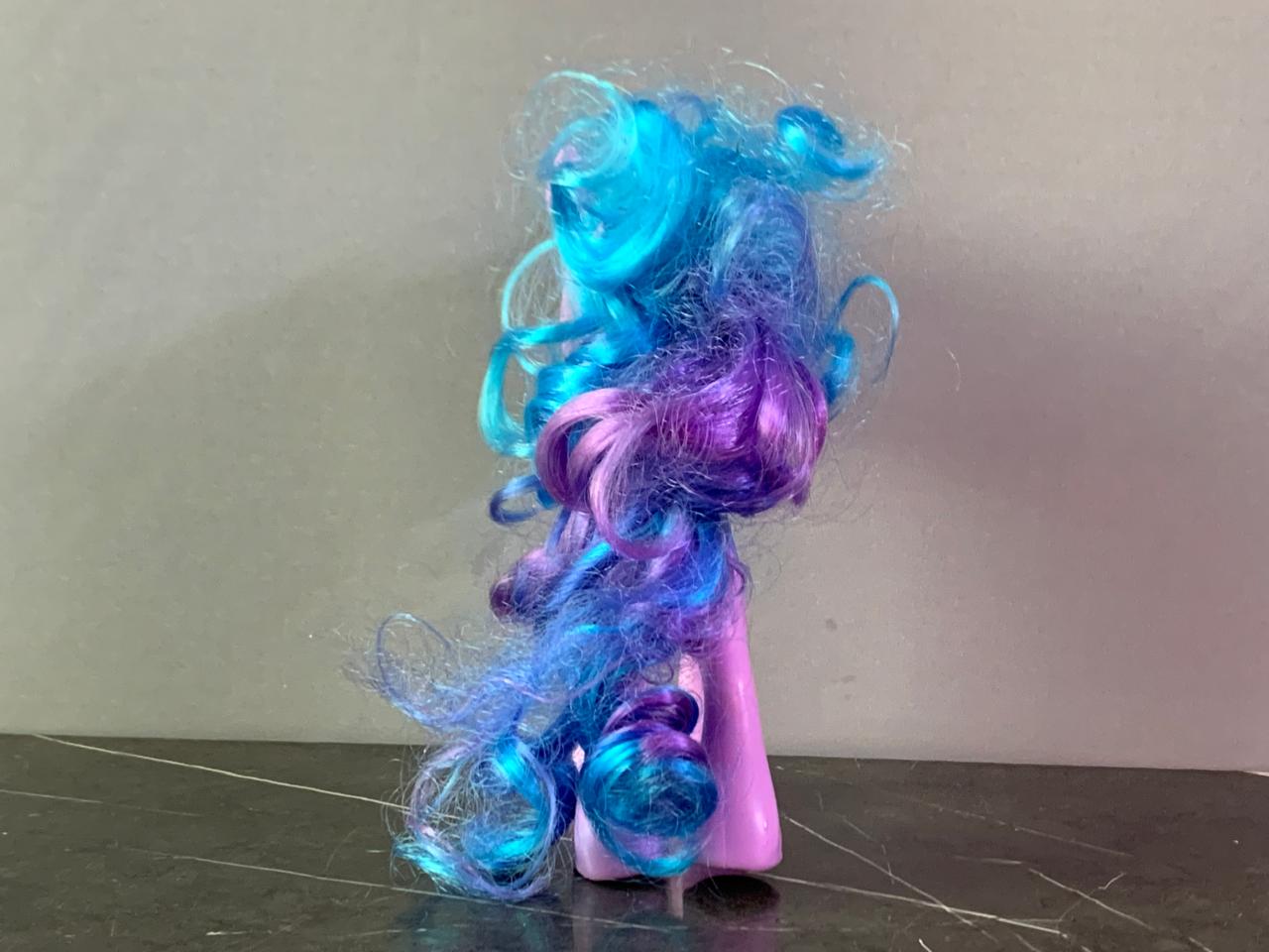 My Little Pony Izzy Moonbow Unicorn Toy.